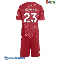 Fotballdrakt Barn Liverpool Victor Munoz #23 Hjemmedraktsett 2026-27 Kortermet (+ Korte bukser)